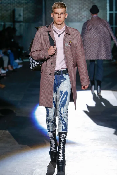 Look 27